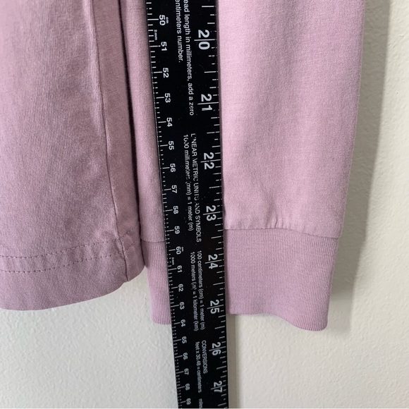 Ivory Ella Nightshade Frosted Paisley
Long-Sleeve Tee Size Medium - Picture 9 of 10